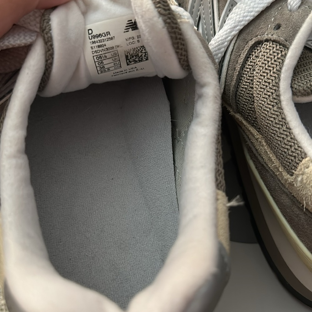 Unisex New Balance | 996 Sneakers | 5.5M/6.5W - Picture 10 of 16